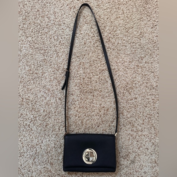 kate spade Handbags - Kate Spade Crossbody Bag